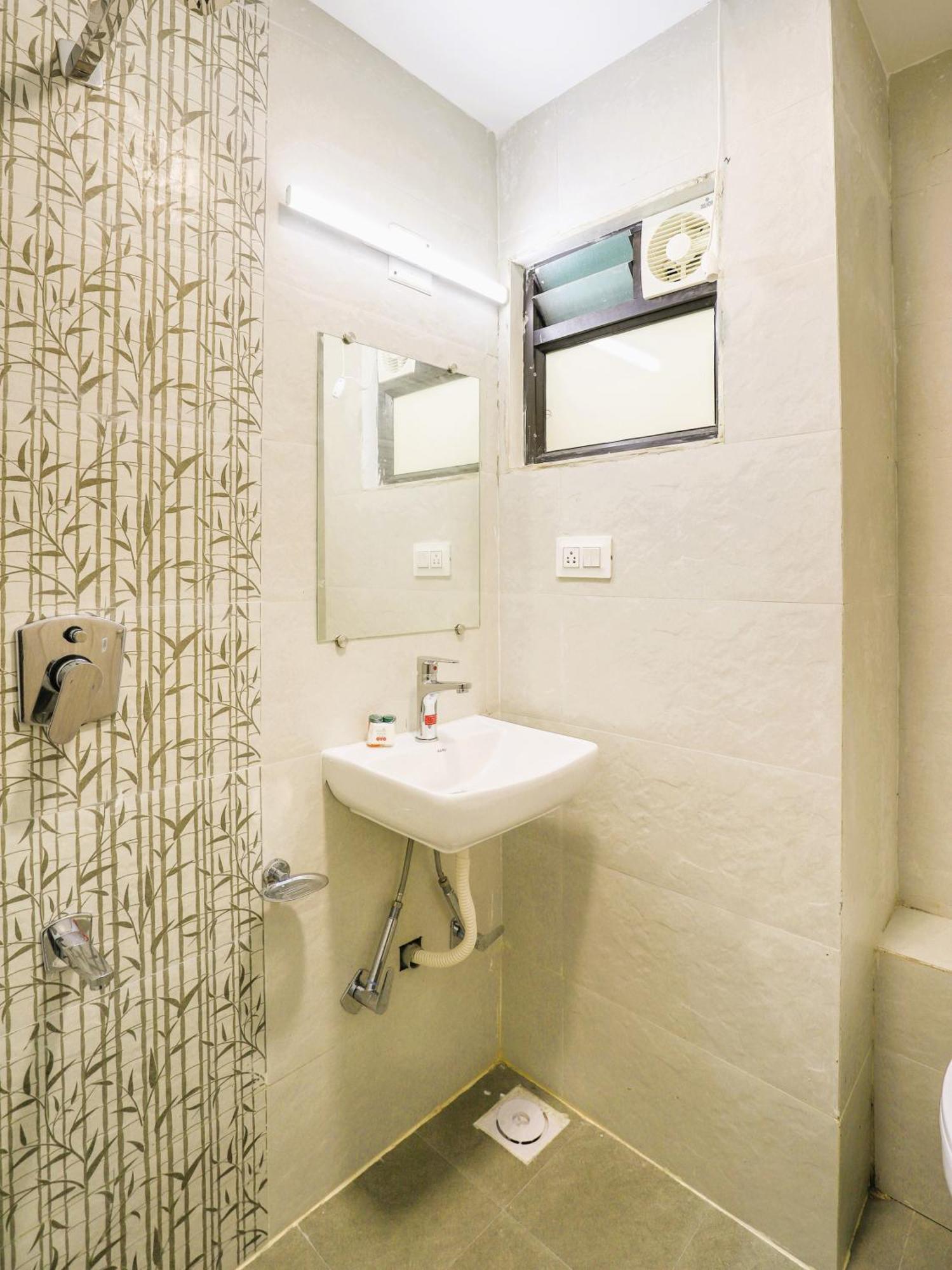 Stayguru Hotel Atithi بهوي المظهر الخارجي الصورة